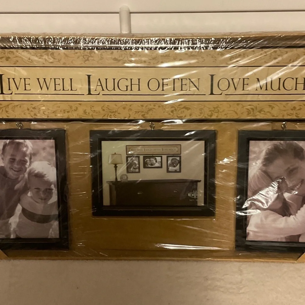 Elegant Black and Gold Photo Frame